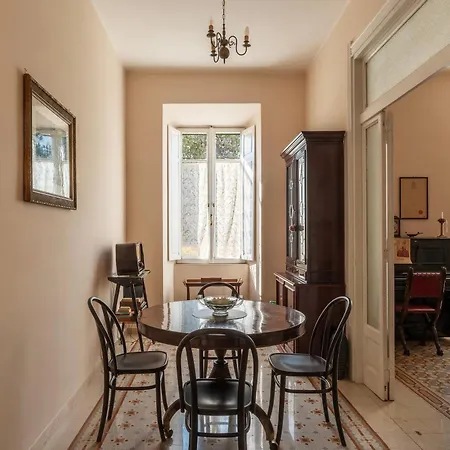 Guesthost - Sapienza Elegant Apartment! شقة
