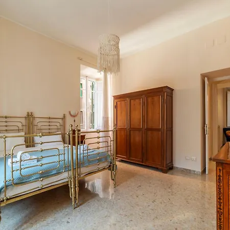 Guesthost - Sapienza Elegant Apartment!