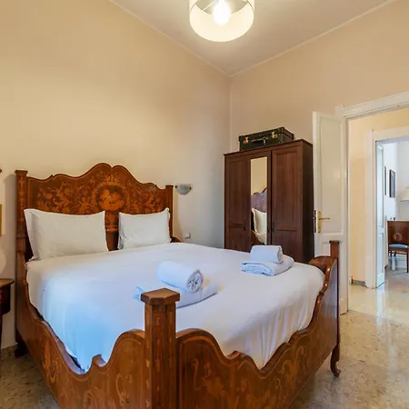 Guesthost - Sapienza Elegant Apartment! *