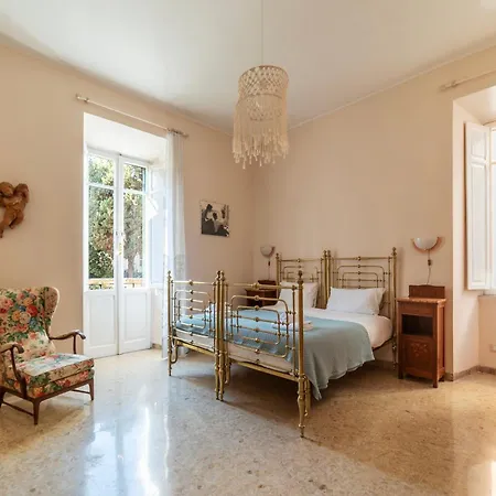 Apartment Guesthost - Sapienza Elegant Apartment! Rom