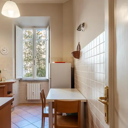 Apartment Guesthost - Sapienza Elegant Apartment! Rom