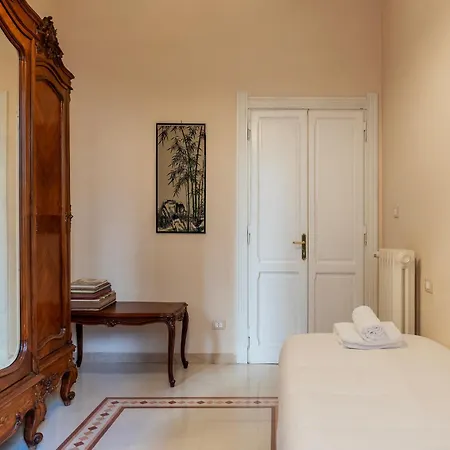 Guesthost - Sapienza Elegant Apartment! *