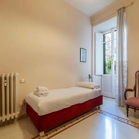 Guesthost - Sapienza Elegant Apartment! Rom