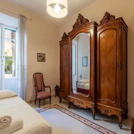 Apartment Guesthost - Sapienza Elegant Apartment! *